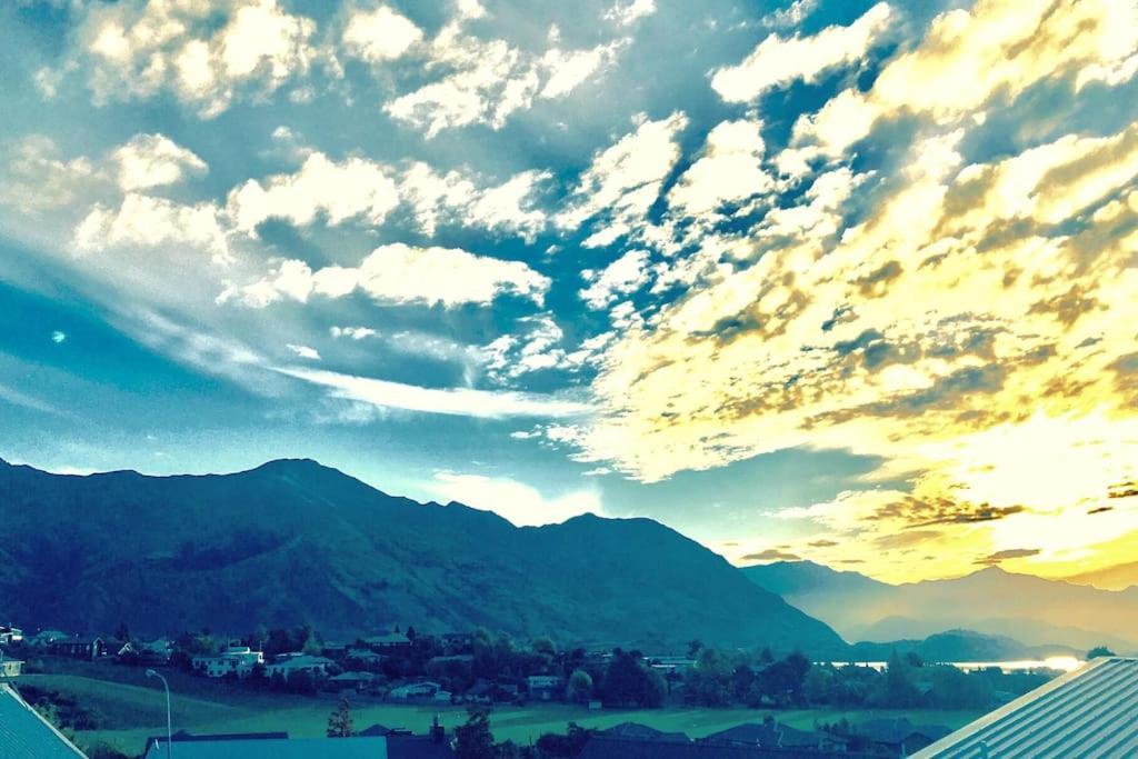 Stunning Bob Lee Place Villa Wanaka Bagian luar foto
